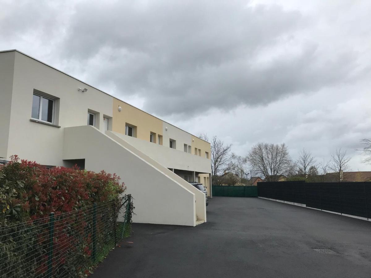 Appartement Numero 4 Ou Numero 8 Savigne-l'Eveque 外观 照片
