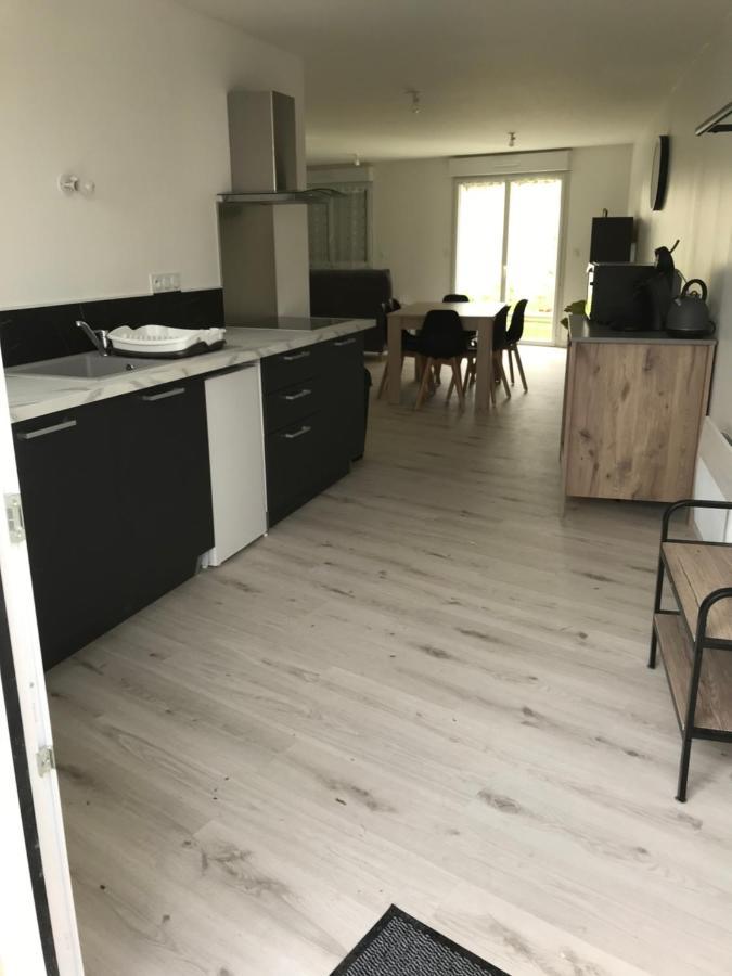 Appartement Numero 4 Ou Numero 8 Savigne-l'Eveque 外观 照片