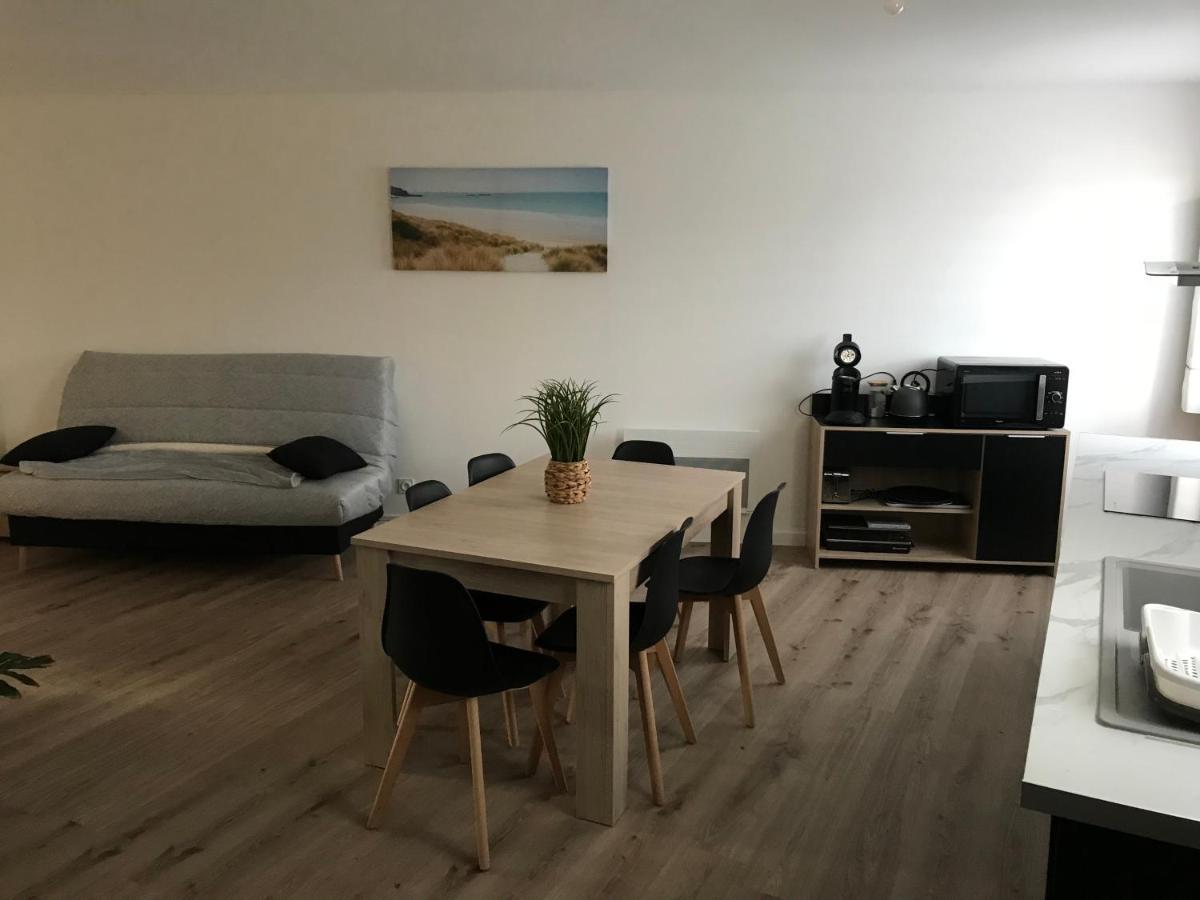 Appartement Numero 4 Ou Numero 8 Savigne-l'Eveque 外观 照片